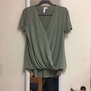 Olive Green Francesca’s Top💚